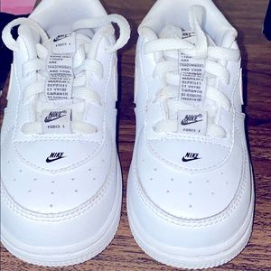 Nike Force 1 LV8 3